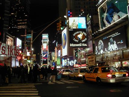 Times Square at night, looking south<br>Location: <a href="https://www.google.com/maps/search/?api=1&query=40.75929,-73.98506" target="_new">West 47th St and Broadway</a>
